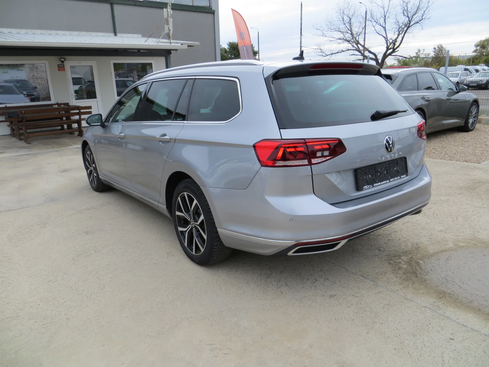 VW Passat 2.0TD-SCR-EVO-EXECUTIVE-DIGITAL COCKPIT, снимка 6 - Автомобили и джипове - 56680069