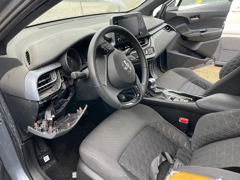 Toyota C-HR 1.8-Хибрид-Фейс-20хл.км, снимка 6 - Автомобили и джипове - 47430794