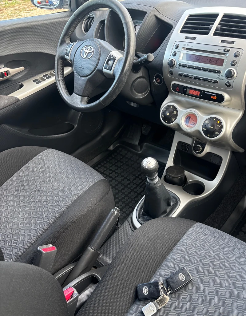 Toyota Urban Cruiser 1.3i, снимка 12 - Автомобили и джипове - 52212961