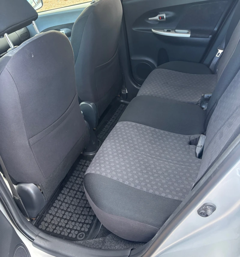 Toyota Urban Cruiser 1.3i, снимка 9 - Автомобили и джипове - 52212961