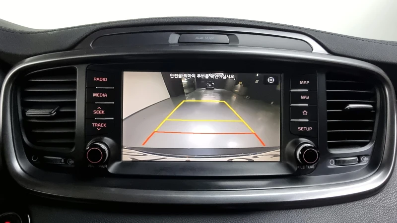 Kia Sorento 4x4 / NOBLESSE / ПЪЛНА СЕРВИЗНА ИСТОРИЯ !!!, снимка 15 - Автомобили и джипове - 52617635