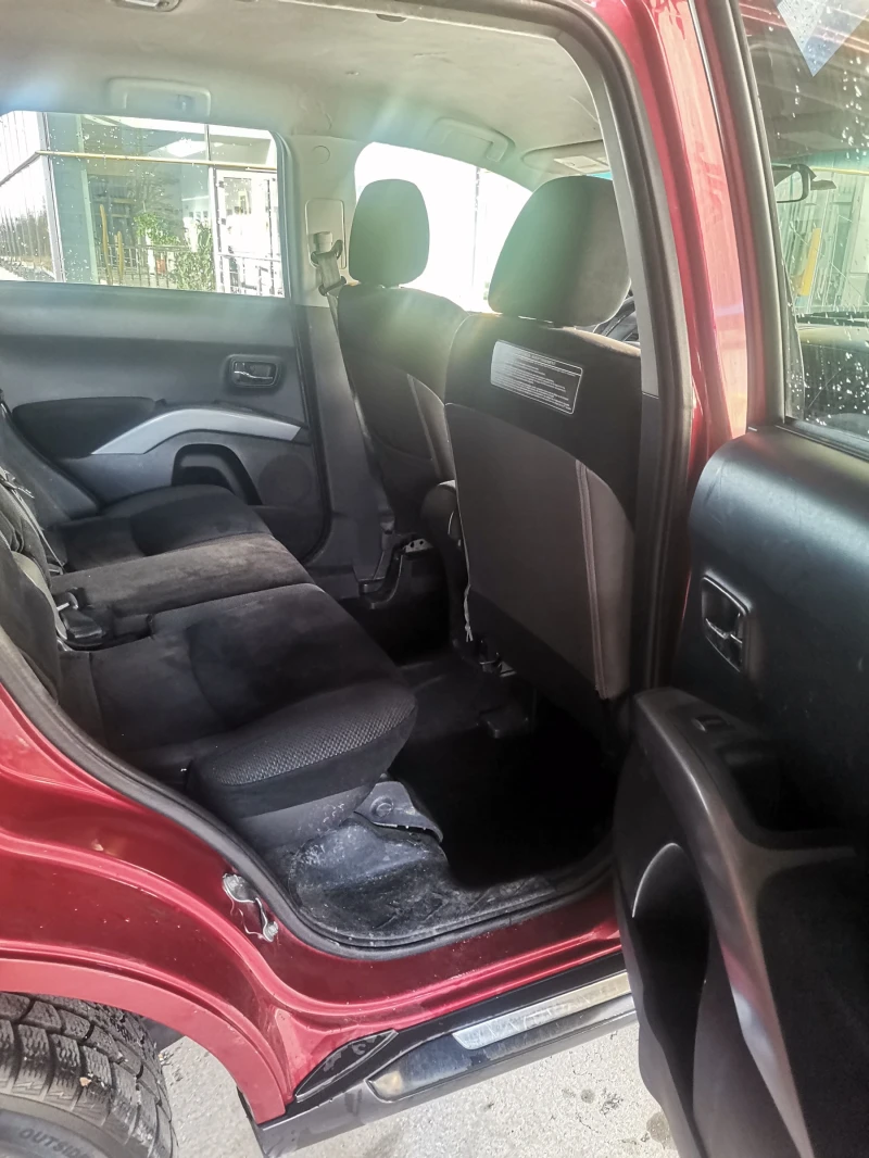 Mitsubishi Outlander, снимка 12 - Автомобили и джипове - 52865111