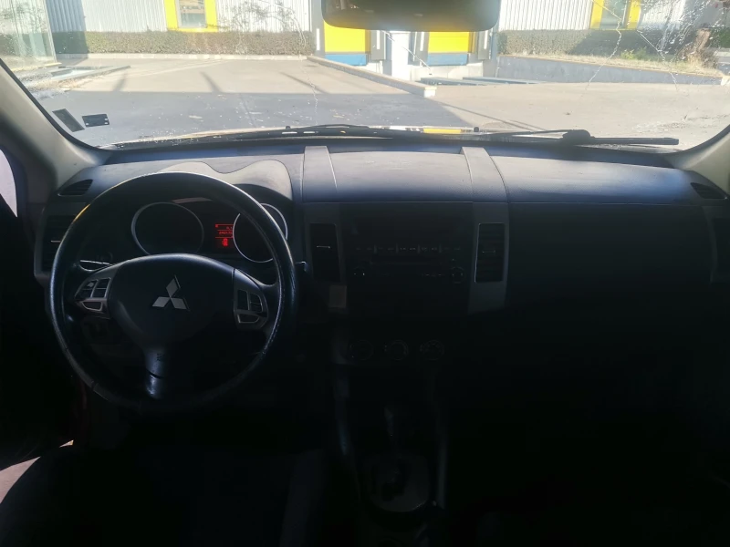 Mitsubishi Outlander, снимка 9 - Автомобили и джипове - 52865111