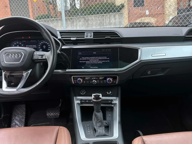 Audi Q3 2022 Komfort * CARFAX * БЕЗ ПЪРВОНАЧАЛНА ВНОСКА, снимка 9 - Автомобили и джипове - 52975471