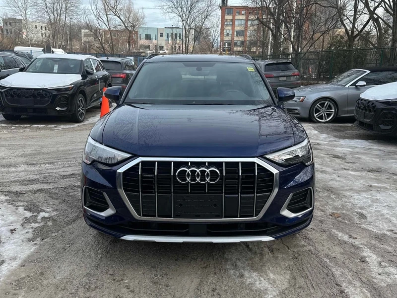 Audi Q3 2022 Komfort * CARFAX * БЕЗ ПЪРВОНАЧАЛНА ВНОСКА, снимка 2 - Автомобили и джипове - 52975471