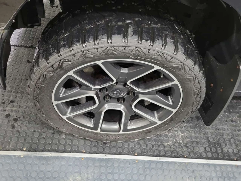 Dodge RAM 1500 5.7 Hemi * SPORT CREW CAB STD BED * CARFAX * , снимка 15 - Автомобили и джипове - 53539570