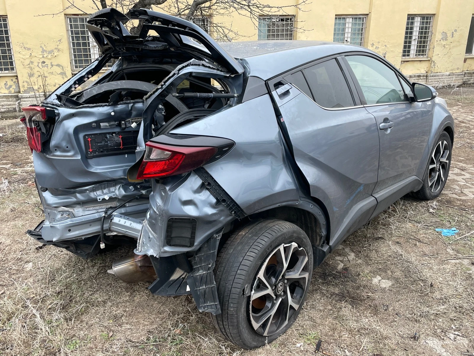 Toyota C-HR 1.8-Хибрид-Фейс-20хл.км - изображение 5