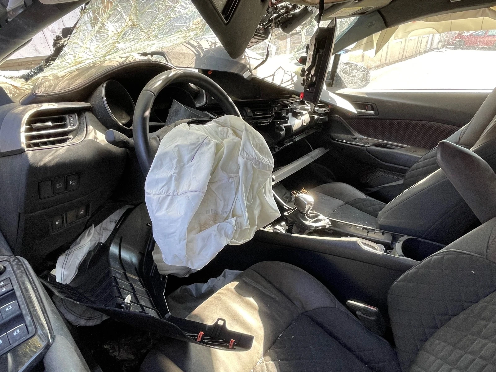 Toyota C-HR 1.8-Хибрид-Фейс-20хл.км | Mobile.bg — изображение 12