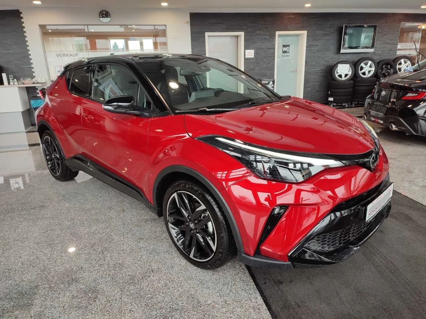 Toyota C-HR 2.0 Hybrid GR Sport Bi-Tone - изображение 2