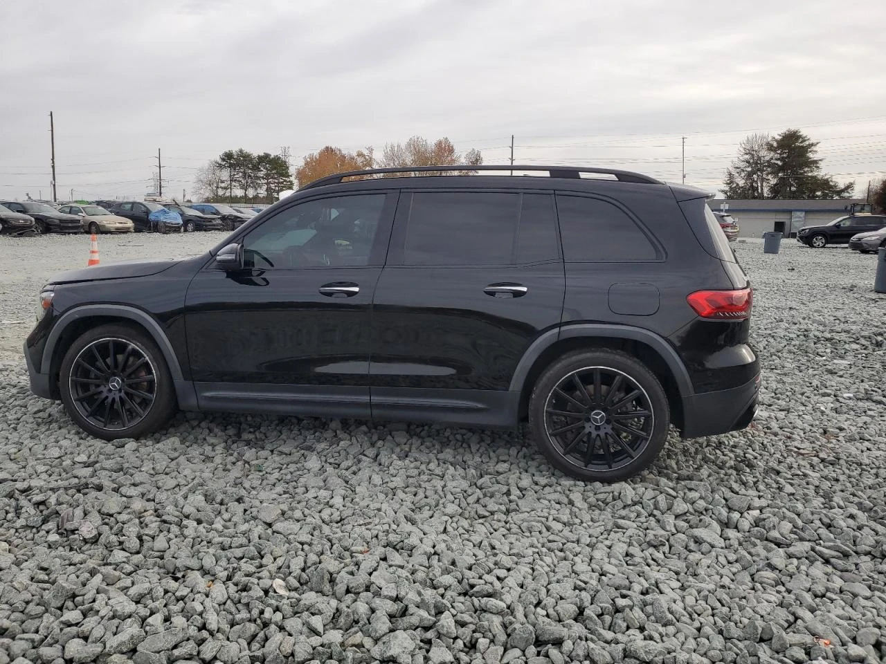 Mercedes-Benz GLB 250 4MATIC* DISTRONIC* 360* ПОДГРЕВ* АЛКАНТАРА*  - изображение 2