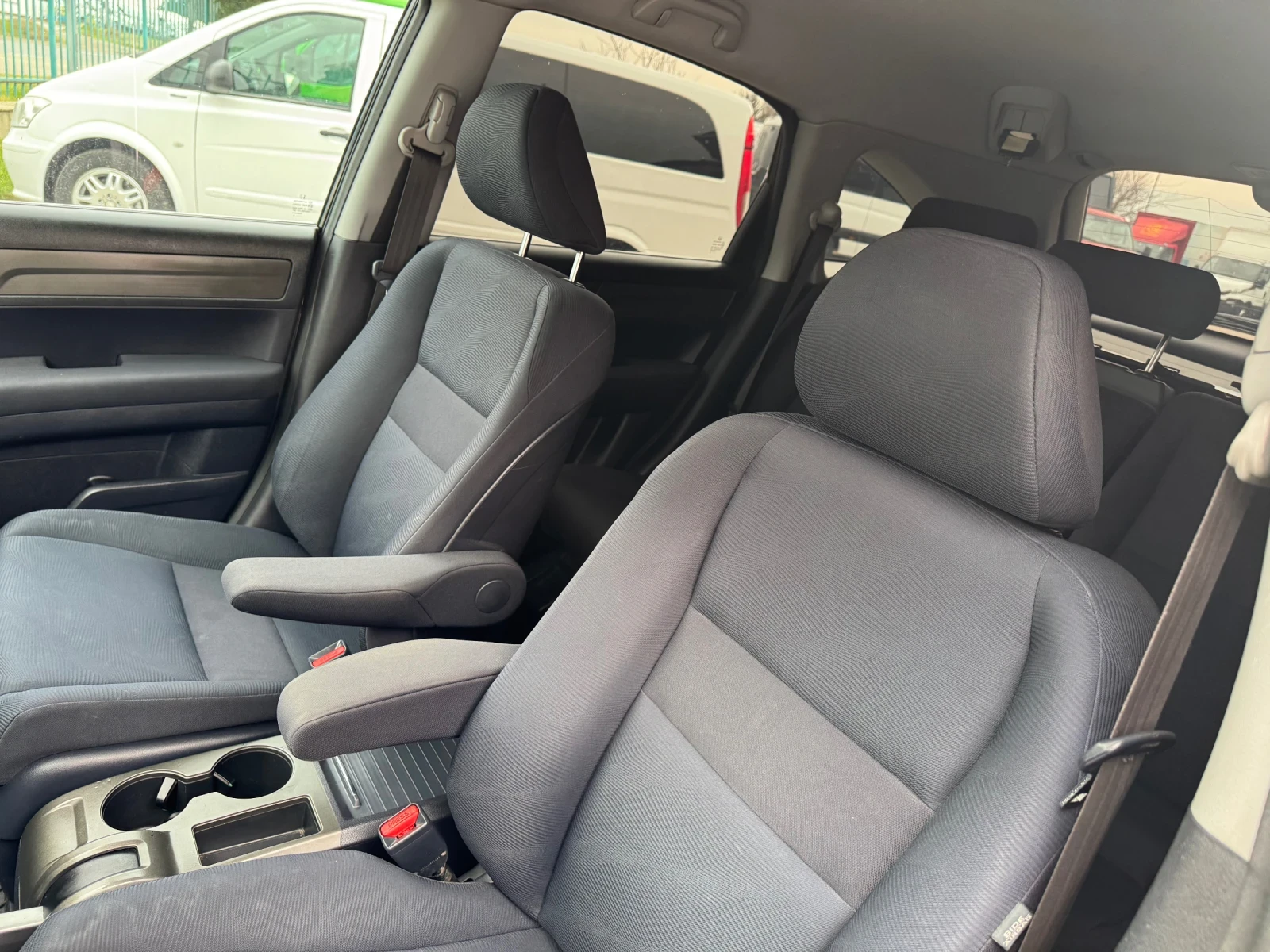 Honda Cr-v 2.2 i-DTEC* Автоматик - изображение 5