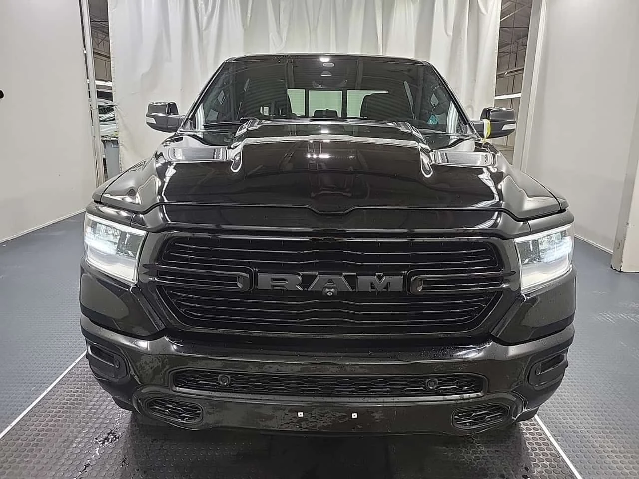 Dodge RAM 1500 5.7 Hemi * SPORT CREW CAB STD BED * CARFAX *  - изображение 6