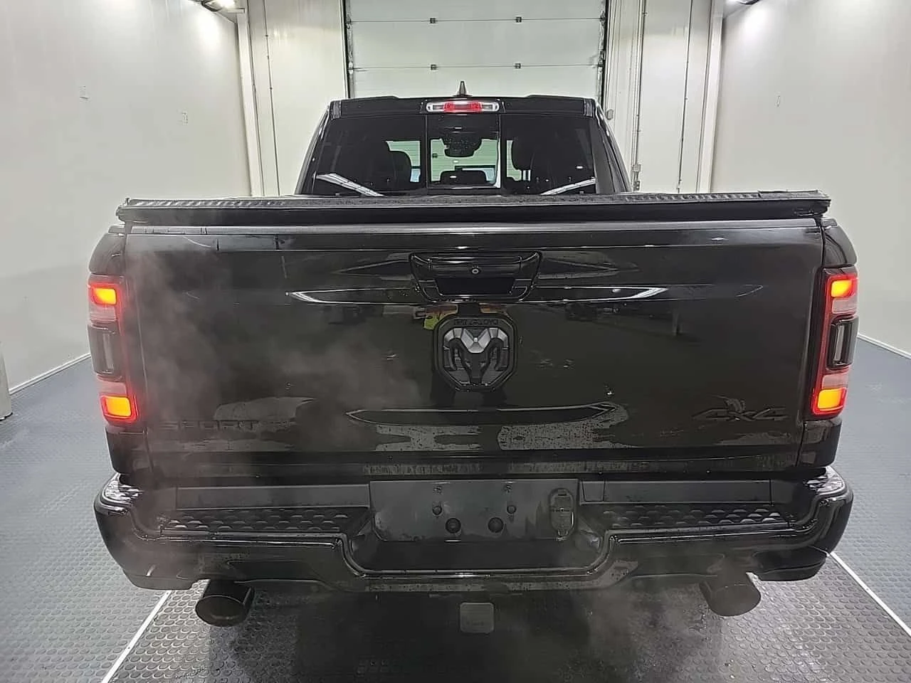 Dodge RAM 1500 5.7 Hemi * SPORT CREW CAB STD BED * CARFAX *  - изображение 5