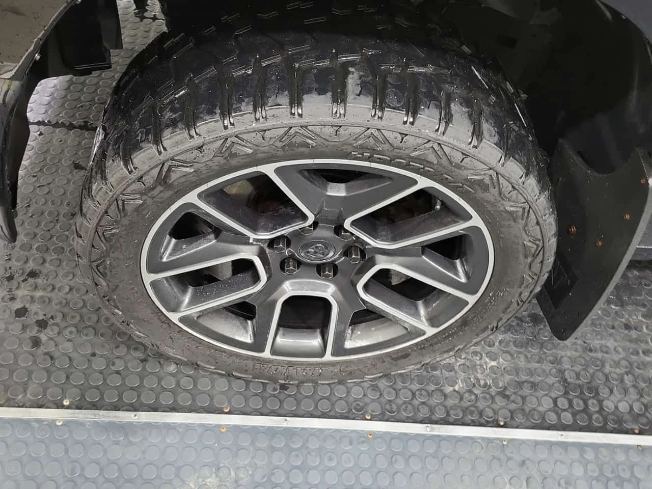 Dodge RAM 1500 5.7 Hemi * SPORT CREW CAB STD BED * CARFAX *  | Mobile.bg � ����������� 15