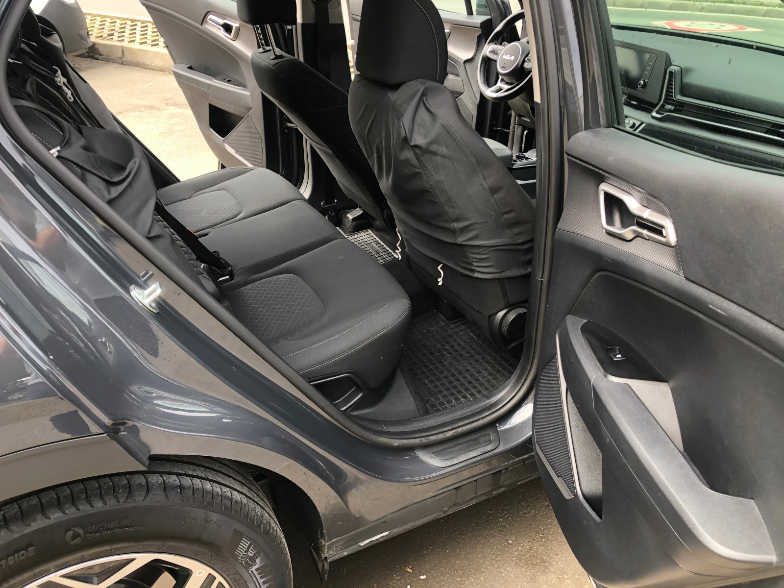 Kia Sportage 1.6D MHEV, снимка 7 - Автомобили и джипове - 54045395