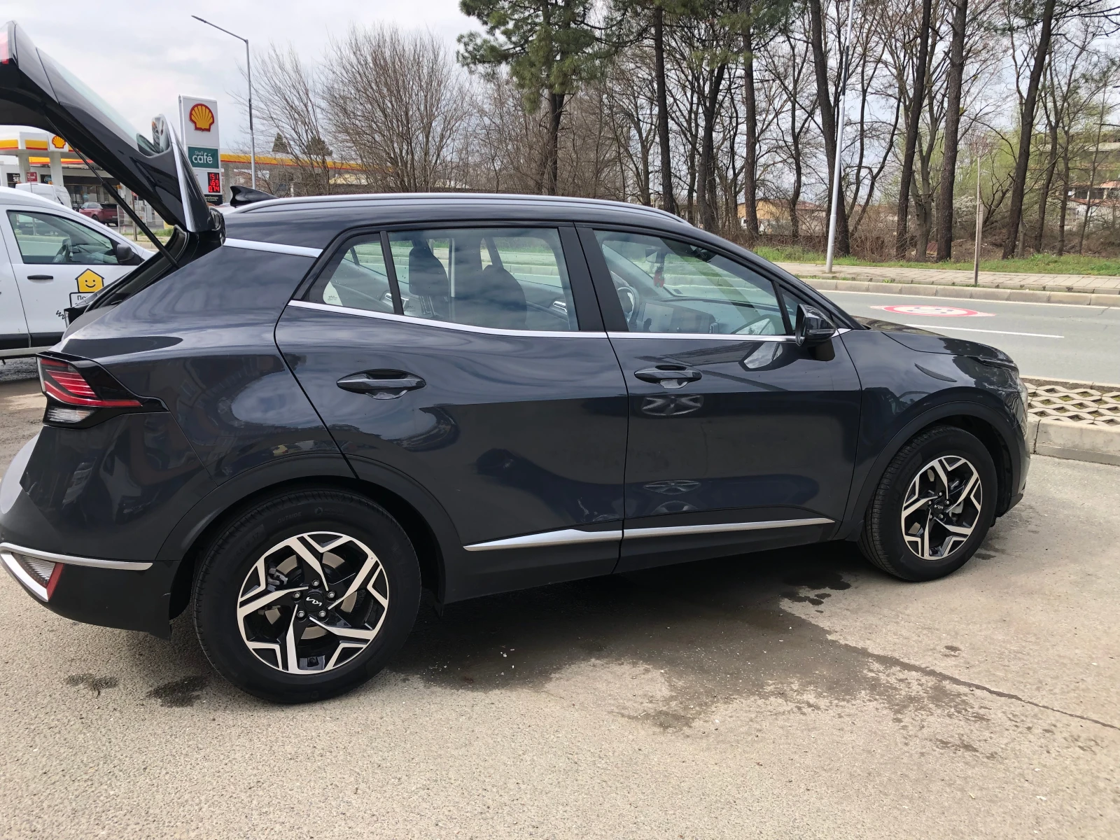 Kia Sportage 1.6D MHEV, снимка 8 - Автомобили и джипове - 54045395