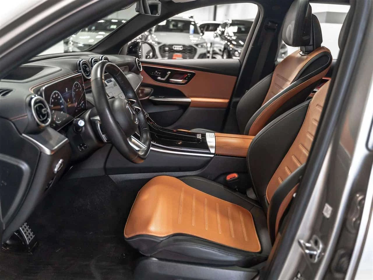 Mercedes-Benz GLC 300 AMG NIGHT BURMESTER 4MATIC  CARFAX, снимка 6 - Автомобили и джипове - 54159589