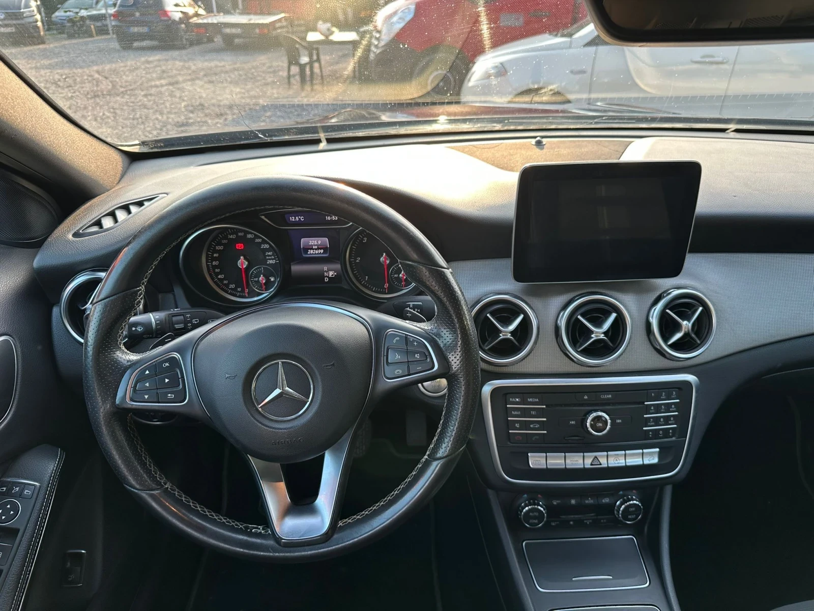 Mercedes-Benz GLA 200 Automatic 4Matic Premium, снимка 10 - Автомобили и джипове - 54170747