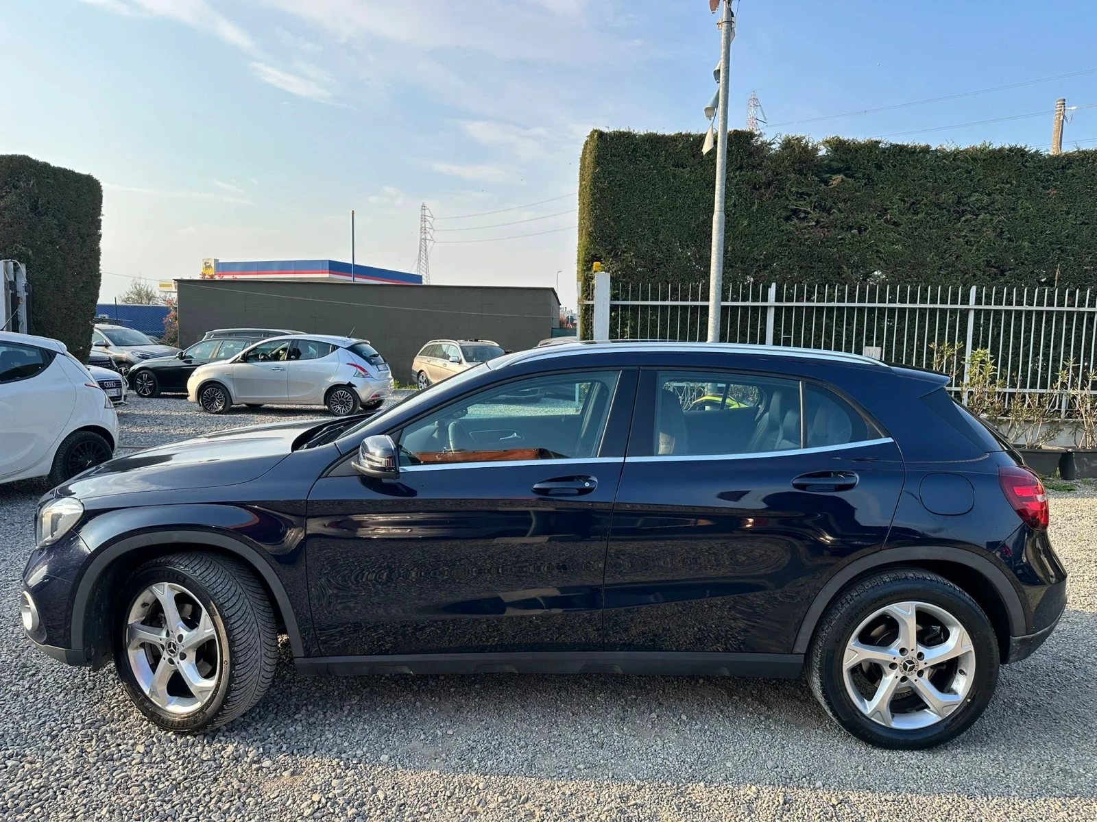 Mercedes-Benz GLA 200 Automatic 4Matic Premium, снимка 16 - Автомобили и джипове - 54170747