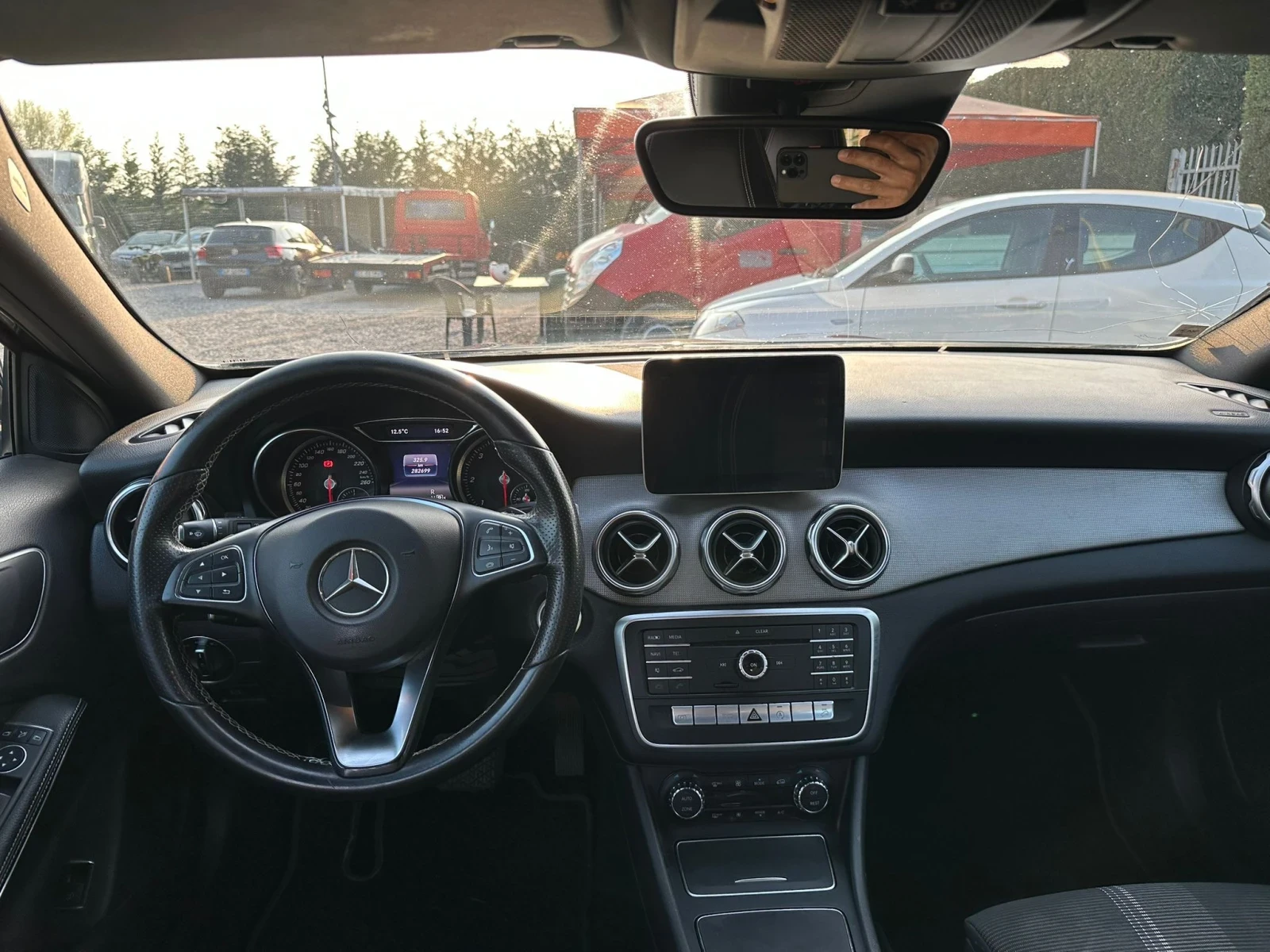 Mercedes-Benz GLA 200 Automatic 4Matic Premium, снимка 9 - Автомобили и джипове - 54170747