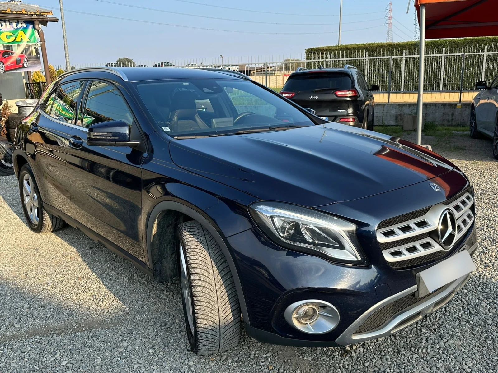 Mercedes-Benz GLA 200 Automatic 4Matic Premium, снимка 2 - Автомобили и джипове - 54170747
