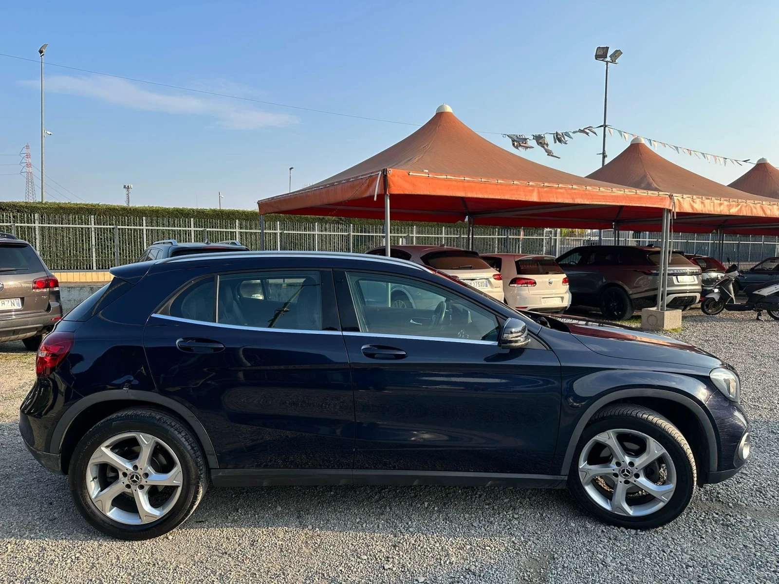 Mercedes-Benz GLA 200 Automatic 4Matic Premium, снимка 17 - Автомобили и джипове - 54170747