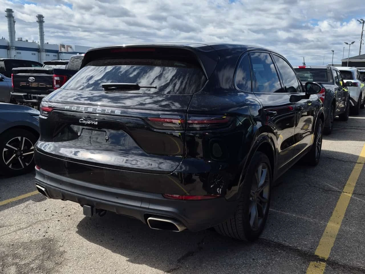 Porsche Cayenne * CARFAX * ЧЕРВЕН САЛОН * 2 КЛЮЧА * , снимка 3 - Автомобили и джипове - 54510963