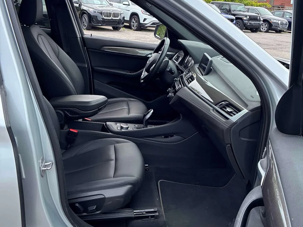 BMW X1 xDrive28i| PANO| ПОДГРЕВИ| ПАМЕТ| , снимка 17 - Автомобили и джипове - 55047394