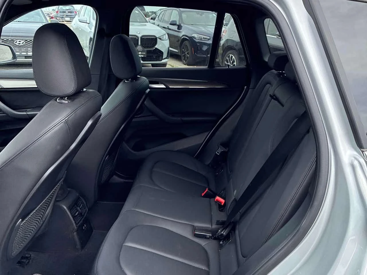 BMW X1 xDrive28i| PANO| ПОДГРЕВИ| ПАМЕТ| , снимка 15 - Автомобили и джипове - 55047394