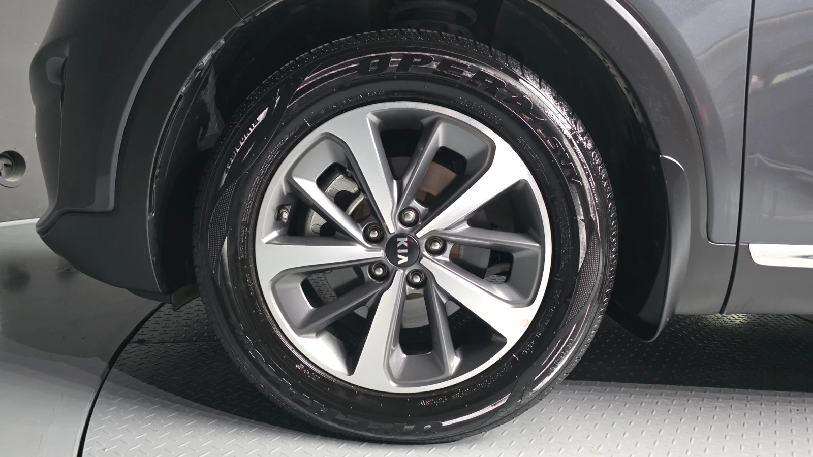 Kia Sorento 2.0T* BLIND SPOT* ПОДГРЕВ ВОЛАН* КРАЙНА ЦЕНА, снимка 5 - Автомобили и джипове - 55302248