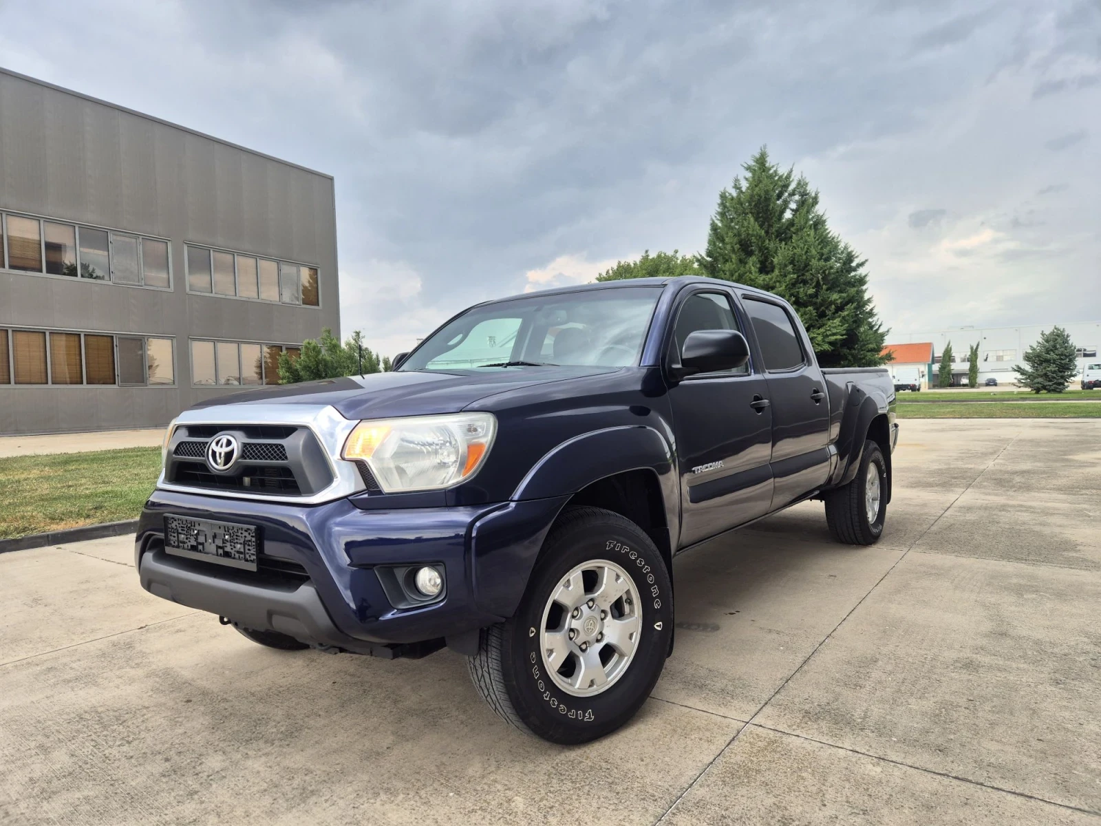 Toyota Hilux 4.0 V6 VTTI Double cab, снимка 2 - Автомобили и джипове - 55657713