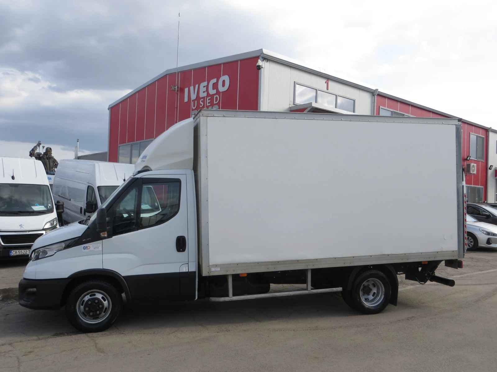 Iveco Daily 35C16 3, 0 ФУРГОН С ПАДАЩ БОРД - изображение 2