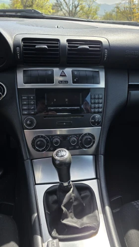 Mercedes-Benz C 180, снимка 15