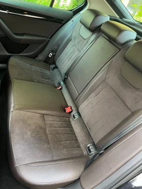 Skoda Octavia 2.0-TDI Laurin&Klement / История/Дистроник/Памет, снимка 11
