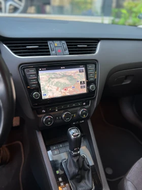 Skoda Octavia 2.0-TDI Laurin&Klement / История/Дистроник/Памет, снимка 12
