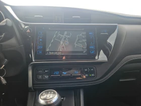 Toyota Auris 1.4 D4D, снимка 12 - Автомобили и джипове - 53394941