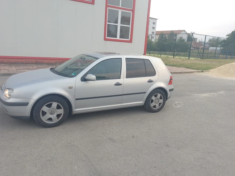 VW Golf Уникален , снимка 1 - Автомобили и джипове - 47391147