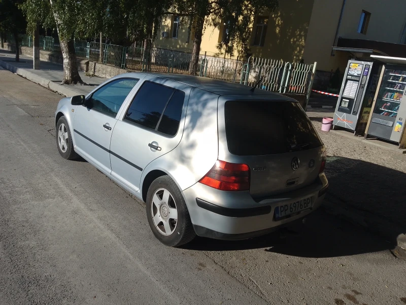 VW Golf Уникален , снимка 6 - Автомобили и джипове - 47391147