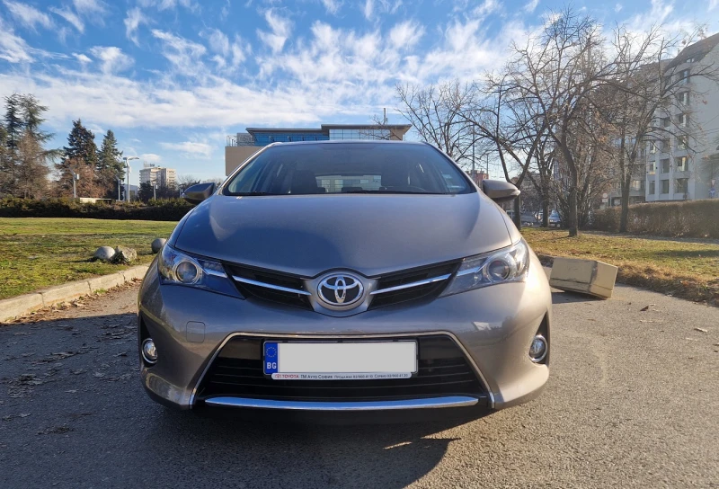 Toyota Auris Luna, снимка 1 - Автомобили и джипове - 49399394