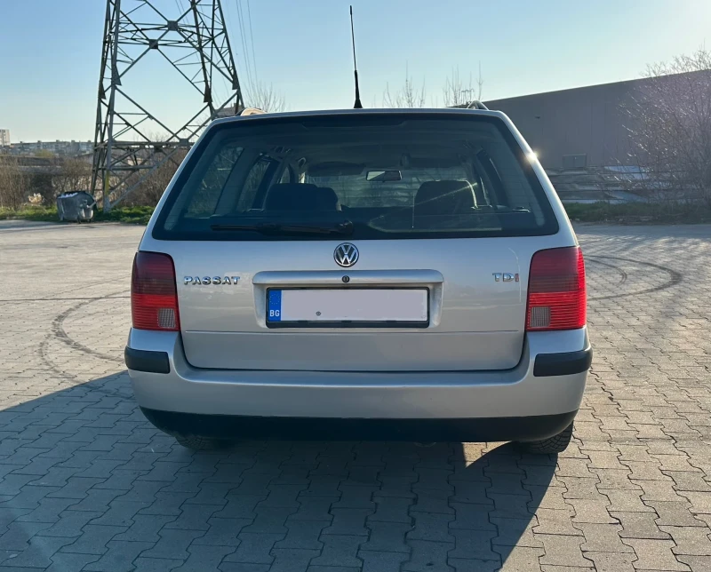 VW Passat, снимка 5 - Автомобили и джипове - 49592216