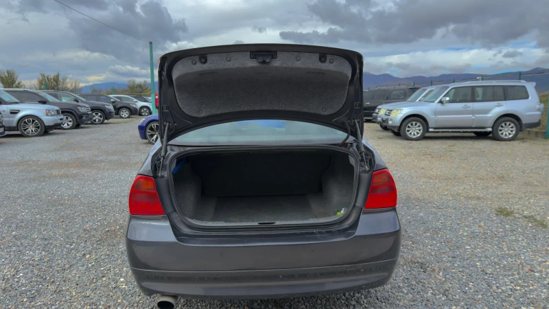 BMW 320 * ПЕРФЕКТНА* , снимка 13 - Автомобили и джипове - 52480932