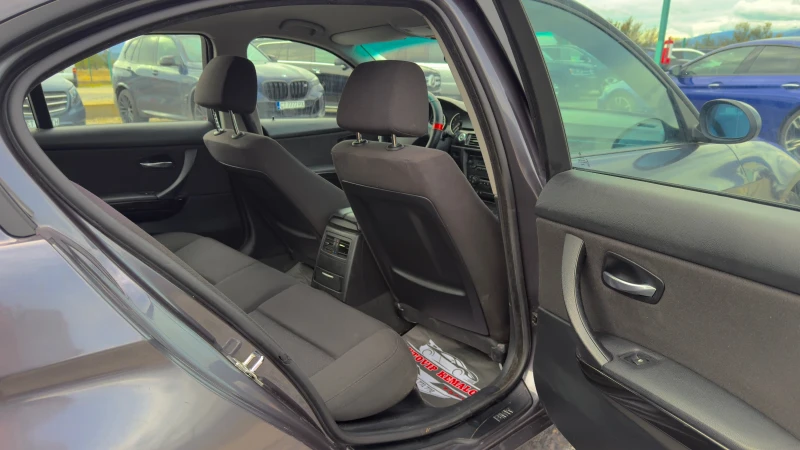 BMW 320 * ПЕРФЕКТНА* , снимка 11 - Автомобили и джипове - 52480932