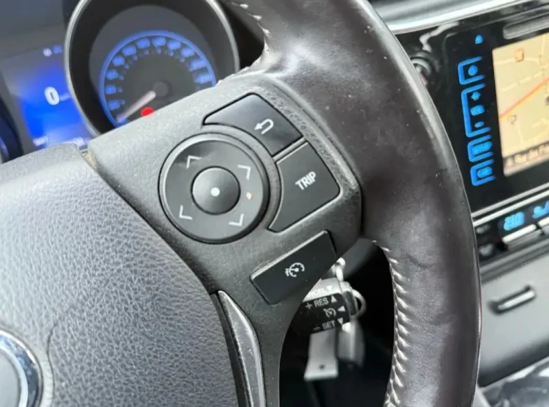 Toyota Auris 1.4 D4D, снимка 14 - Автомобили и джипове - 53394941