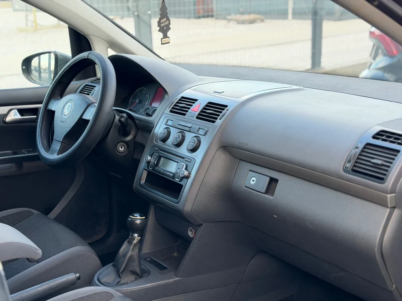 VW Touran  1.9 TDI / 7 МЕСТА / АВТОПИЛОТ , снимка 8 - Автомобили и джипове - 53403823