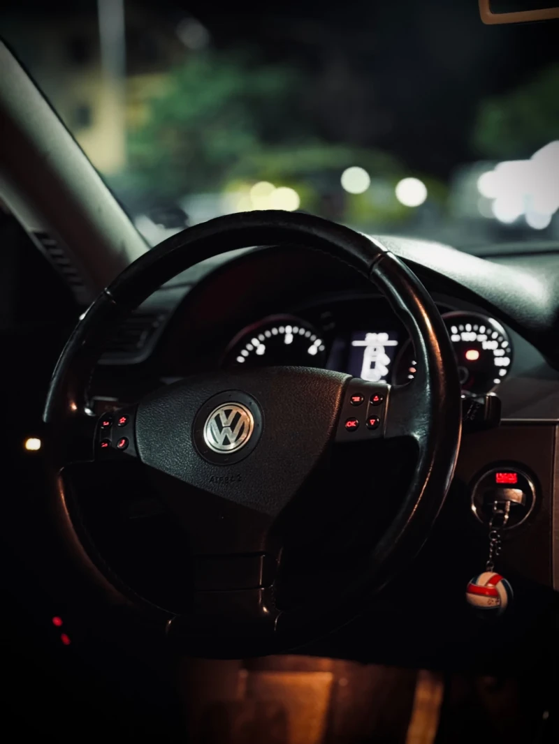 VW Passat, снимка 8 - Автомобили и джипове - 53471445