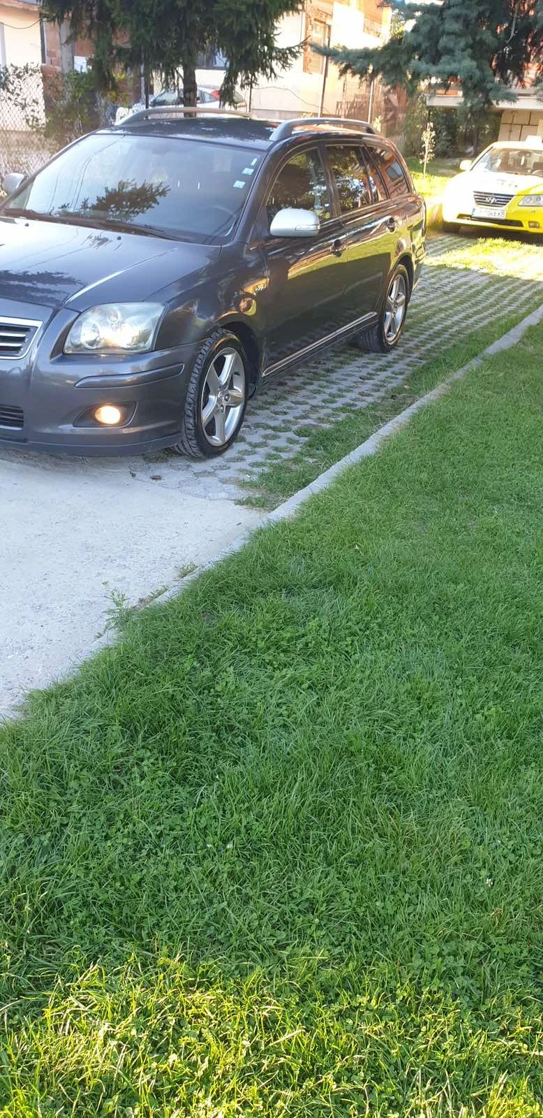 Toyota Avensis, снимка 13 - Автомобили и джипове - 52554882