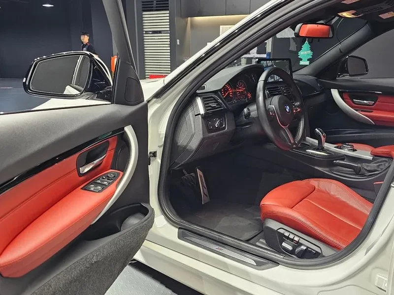 BMW 328 I M Sports, снимка 10 - Автомобили и джипове - 55389419