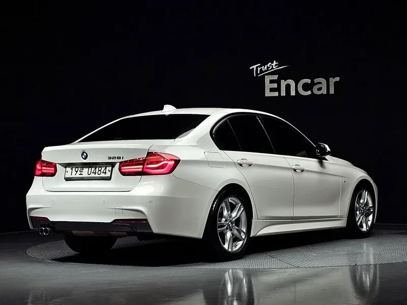 BMW 328 I M Sports, снимка 2 - Автомобили и джипове - 55389419