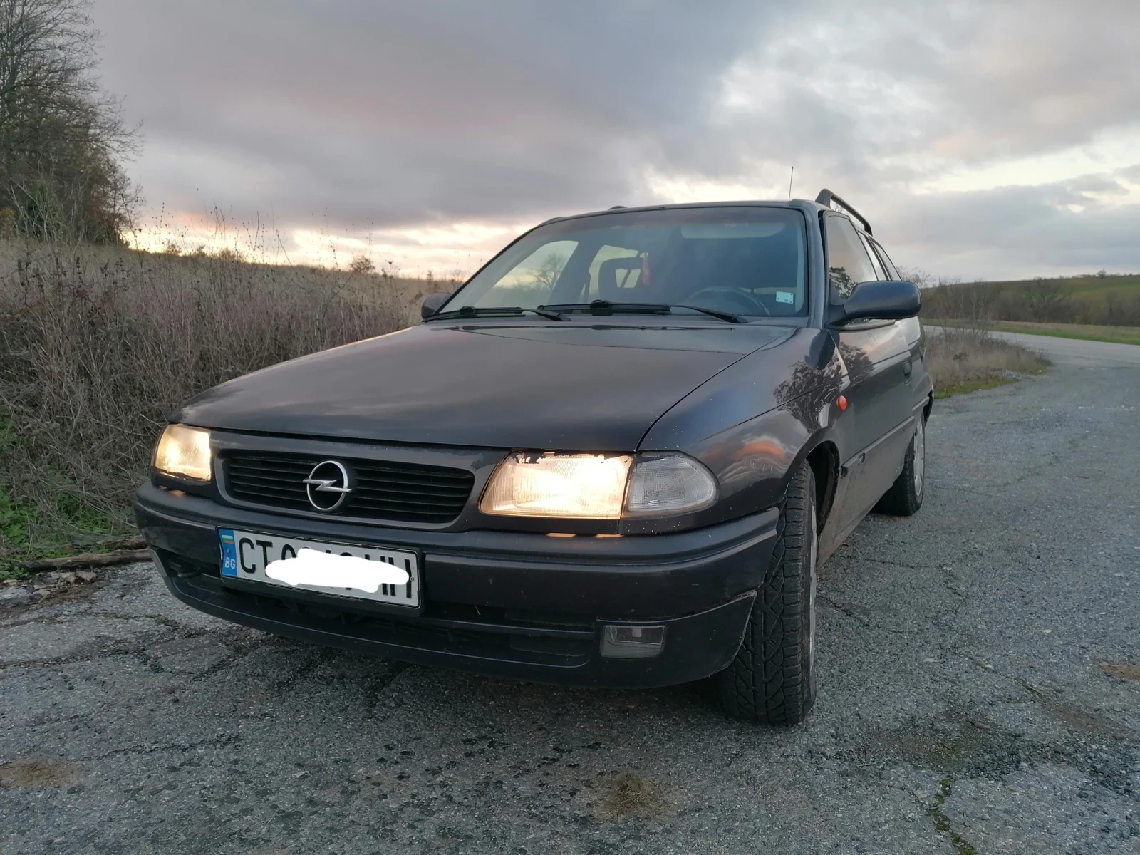 Opel Astra 1.8 16V Газ Клима , снимка 1