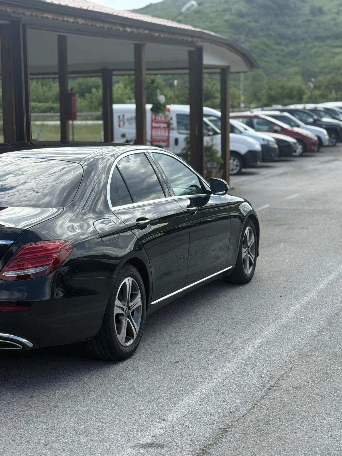 Mercedes-Benz E 200  - изображение 6